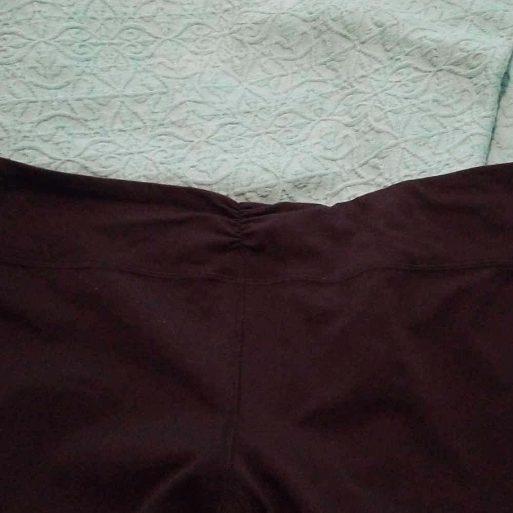 Black capris